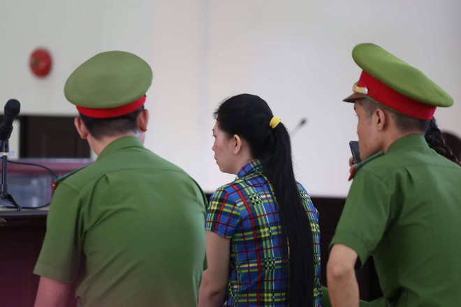 Xét xử người vợ sát hại chồng, phân xác phi tang gây rúng động ở Bình Dương - Ảnh 5.