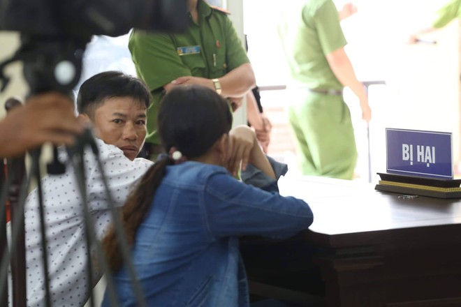 Xét xử người vợ sát hại chồng, phân xác phi tang gây rúng động ở Bình Dương - Ảnh 2.