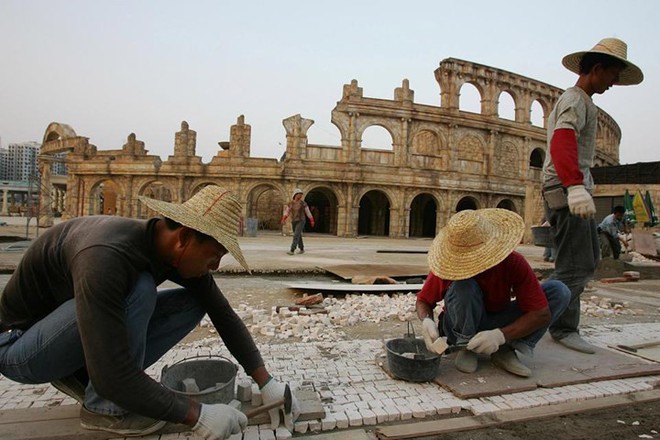 Bản sao những công trình kiến trúc nổi tiếng thế giới ở Trung Quốc - Ảnh 3.