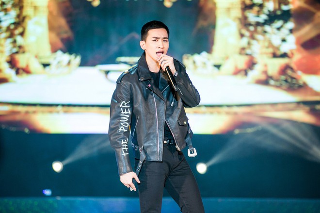 Võ Cảnh nhận phản ứng trái chiều trong lần debut với vai trò ca sĩ bằng nhạc phim Hậu duệ mặt trời - Ảnh 3.