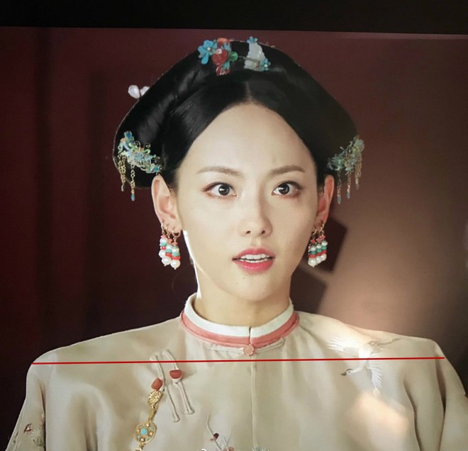Ai khổ như &ldquo;Thuận tần&rdquo; Trương Gia Ngh&ecirc;: Hưởng dương c&oacute; 4 tập phim, c&ograve;n bị soi ra lỗi trang phục kh&oacute; đỡ? - Ảnh 4.