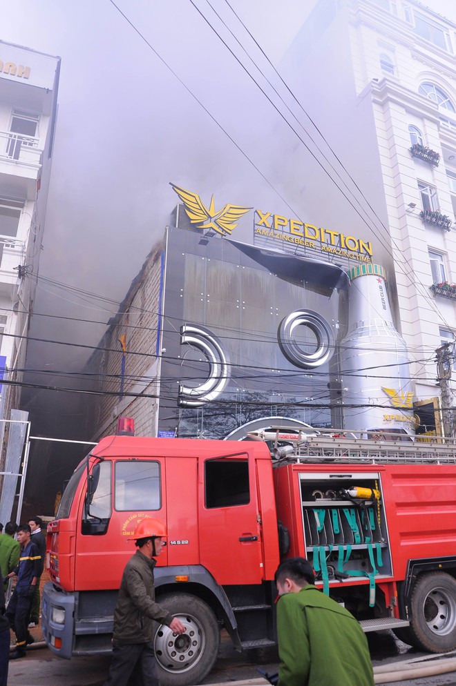 Cháy lớn tại beer club có dàn âm thanh giá 8 tỷ đồng ở trung tâm Đà Lạt - Ảnh 1.