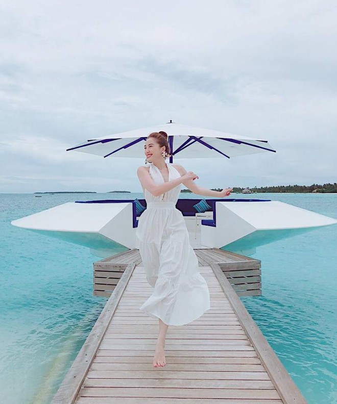 Đi du lịch c&oacute; 1 tuần nhưng Bảo Thy mang gần chục bộ đồ bơi để chụp ảnh thả d&aacute;ng - Ảnh 1.