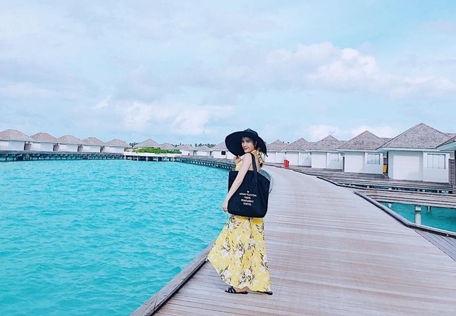Đi du lịch c&oacute; 1 tuần nhưng Bảo Thy mang gần chục bộ đồ bơi để chụp ảnh thả d&aacute;ng - Ảnh 3.
