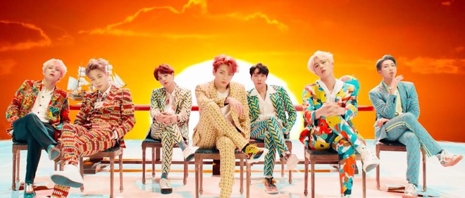 Siêu hit Idol của BTS đang gây bão khắp nơi nhưng vẫn bị dislike không ít vì những điều này - Ảnh 10.