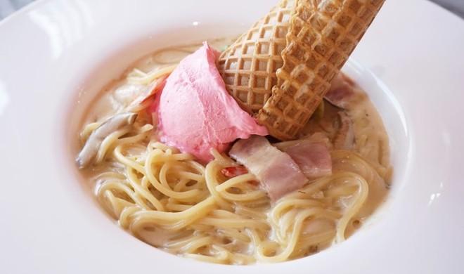 Một tiệm ăn ở Hàn dám úp cả chiếc kem vào đĩa pasta nóng hổi của khách và nó đã tạo thành trào lưu bất ngờ - Ảnh 3.