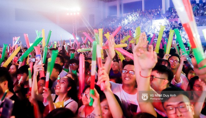 Hồ Ngọc Hà lần đầu hát live ca khúc mới, công bố Live Concert toàn nhạc Dance Nonstop trong Fan Party lớn nhất - Ảnh 13.
