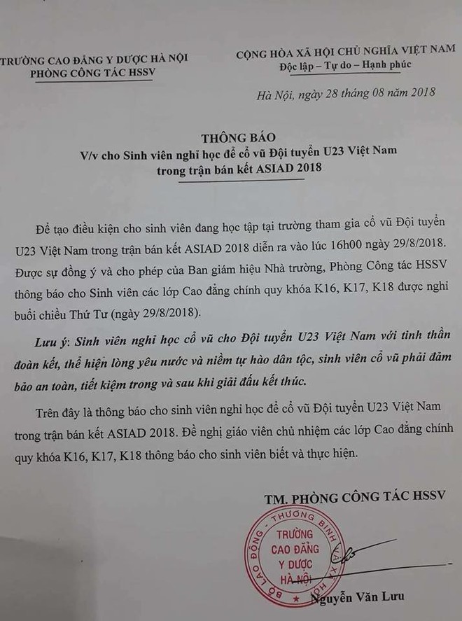 Trường nhà người ta: Cho sinh viên nghỉ học để cổ vũ đội tuyển Việt Nam đấu với Hàn Quốc tại bán kết ASIAD 2018 - Ảnh 1.