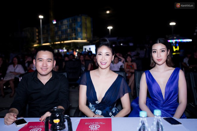 Thảm đỏ Hoa hậu Việt Nam 2018: Kỳ Duyên diện váy xẻ cao, đụng độ phong cách với Đỗ Mỹ Linh trong lần trở lại ghế giám khảo - Ảnh 10.