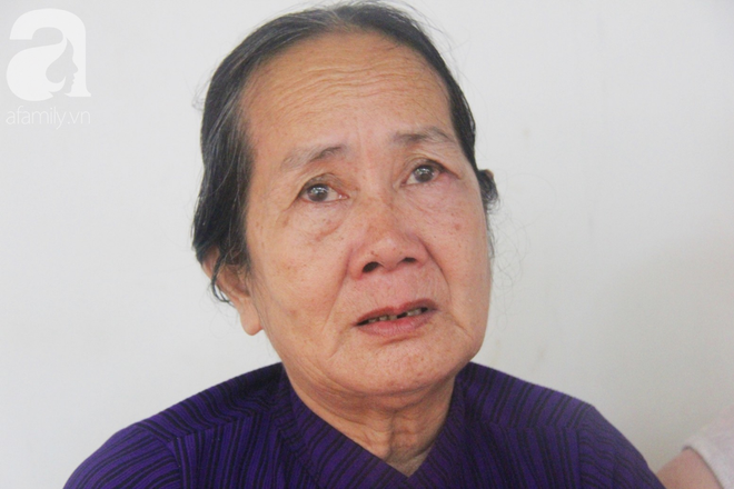 X&oacute;t cảnh người mẹ gi&agrave; c&ograve;ng lưng, d&igrave;u đứa con trai m&eacute;o đầu đến bệnh viện m&agrave; kh&ocirc;ng đủ tiền để chữa trị - Ảnh 13.