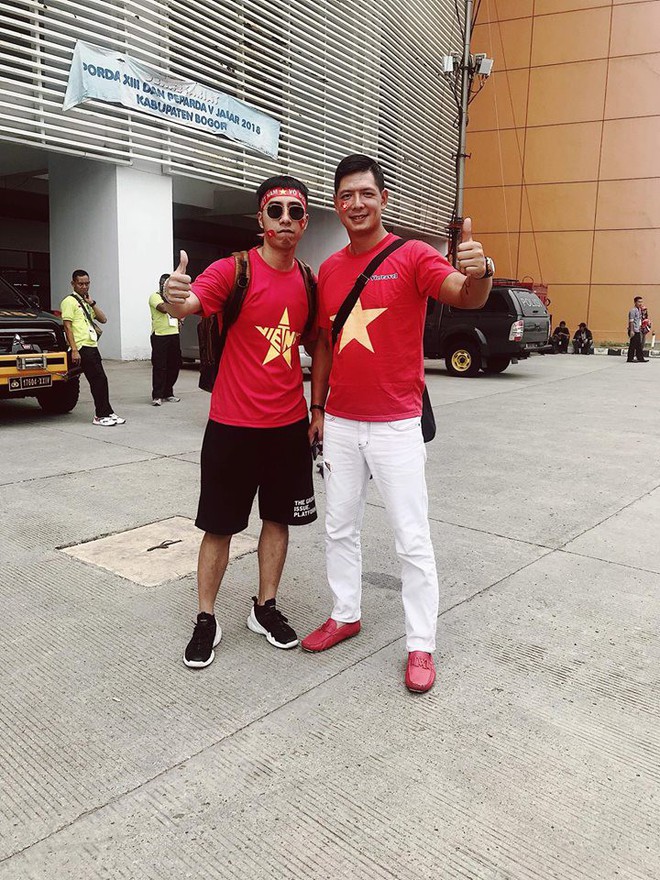 Hoàng Bách, Only C cùng nghệ sĩ Vbiz lên đường đến Indonesia tiếp lửa cho tuyển Việt Nam trong trận gặp Hàn Quốc - Ảnh 6.