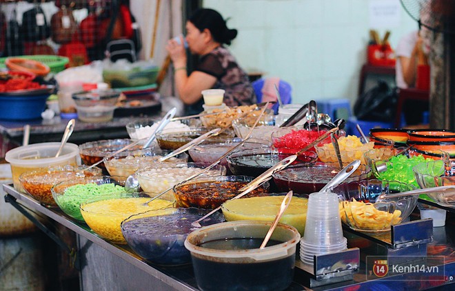 5 khu chợ ăn vặt nức lòng giới trẻ Hà Nội, chỉ cần nghe tên cũng liệt kê ra được đủ món đặc trưng - Ảnh 8.