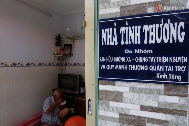 Chuyện t&igrave;nh chưa kể của &ocirc;ng l&atilde;o m&ugrave; b&aacute;n b&aacute;nh thuẫn ở S&agrave;i G&ograve;n: Tui nhỏ hơn vợ 2 tuổi, m&agrave; n&oacute;i chuyện dễ mến n&ecirc;n bả ưng tui! - Ảnh 10.