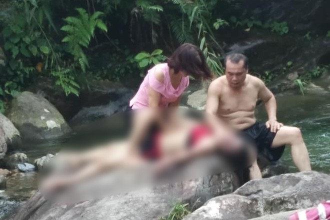 C&ocirc; gi&aacute;o v&agrave; bạn học trượt ch&acirc;n tử vong khi chụp ảnh cạnh bờ suối ở Vườn quốc gia Tam Đảo - Ảnh 2.
