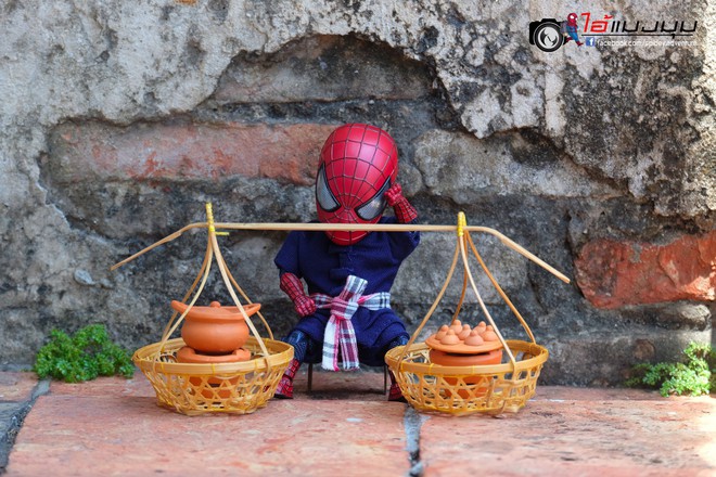 Góc mưu sinh: Khi Spider-Man cũng phải bươn chải đủ nghề từ cửu vạn tới bán hàng rong để kiếm sống - Ảnh 9.