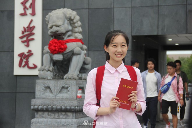 Ngày nhập học của lò đào tạo minh tinh Châu Á: Nhìn đâu cũng thấy trai xinh gái đẹp - Ảnh 9. Ngày nhập học của lò đào tạo minh tinh Châu Á: Nhìn đâu cũng thấy trai xinh gái đẹp - Ảnh 9.