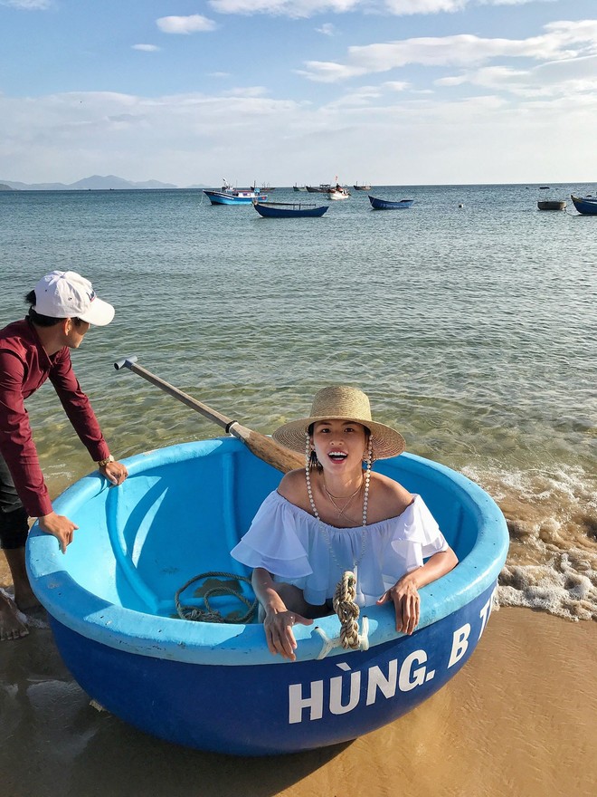 Đi du lịch thôi mà Salim, Jolie Nguyễn, Cao Thiên Trang... lên đồ xinh và nổi hết phần người khác - Ảnh 4.