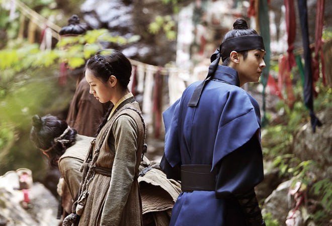 5 phim Hàn hot nhất phòng vé tháng 9: Chị đẹp Son Ye Jin đối đầu Jo In Sung, Hyun Bin - Ảnh 4.