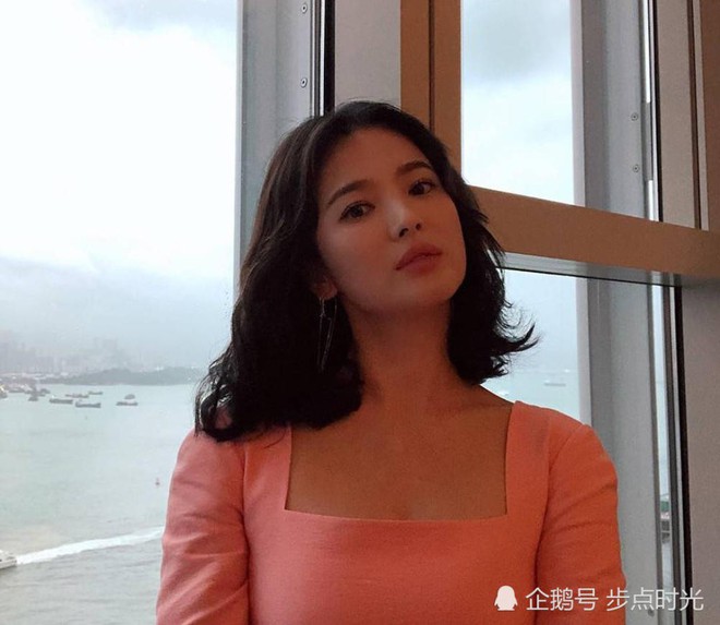 Kh&ocirc;ng chịu phủ nhận bầu b&iacute;, nhưng Song Hye Kyo li&ecirc;n tục bị truyền th&ocirc;ng Trung Quốc soi v&ograve;ng 2 bất thường - Ảnh 1.