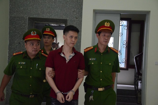 Mẹ b&eacute; trai 10 tuổi bị bố đẻ v&agrave; mẹ kế bạo h&agrave;nh đến rạn sọ n&atilde;o: &ldquo;T&ocirc;i sẽ xin giảm &aacute;n cho chồng v&igrave; d&ugrave; sao anh ta cũng l&agrave; bố của hai đứa con t&ocirc;i&rdquo; - Ảnh 1.