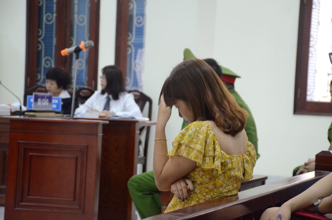 Mẹ b&eacute; trai 10 tuổi bị bố đẻ v&agrave; mẹ kế bạo h&agrave;nh đến rạn sọ n&atilde;o: &ldquo;T&ocirc;i sẽ xin giảm &aacute;n cho chồng v&igrave; d&ugrave; sao anh ta cũng l&agrave; bố của hai đứa con t&ocirc;i&rdquo; - Ảnh 4.