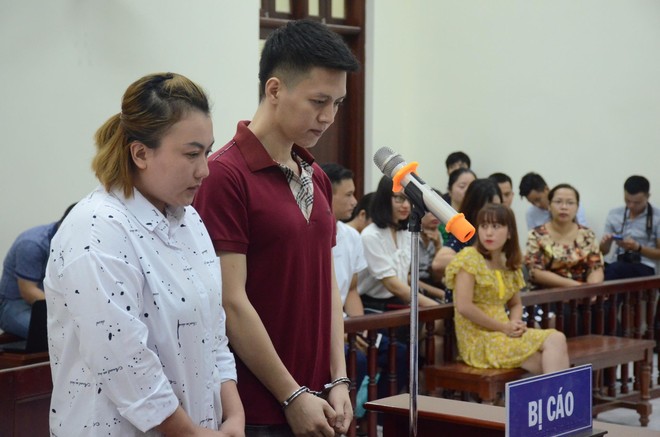 Mẹ bé trai 10 tuổi bị bố đẻ và mẹ kế bạo hành đến rạn sọ não: “Tôi sẽ xin giảm án cho chồng vì dù sao anh ta cũng là bố của hai đứa con tôi” - Ảnh 3.