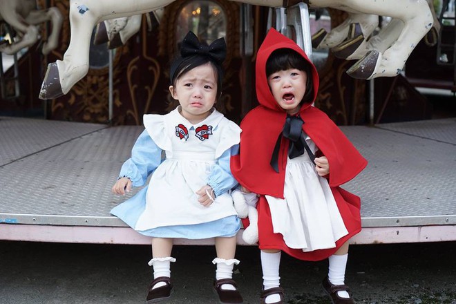 2 nhóc tỳ sinh đôi mới nổi đã xâm chiếm MXH Hàn Quốc vì dễ thương và sở hữu gu ăn mặc siêu chất - Ảnh 13.