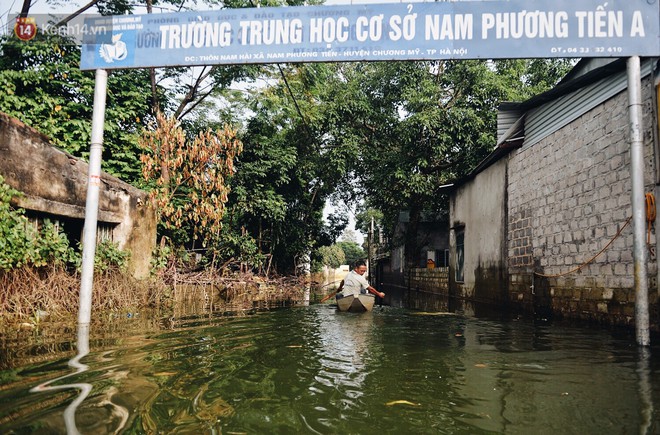 Người dân Chương Mỹ trong trận lụt lịch sử: Trẻ nhỏ chưa được đến trường, người già lở loét da sau nửa tháng ngâm mình trong nước - Ảnh 12.