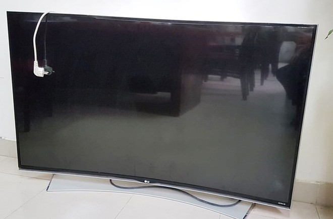 Người vay kh&ocirc;ng trả tiền, nh&oacute;m đ&ograve;i nợ khu&acirc;n hết đồ đạc về nh&agrave; - Ảnh 3.