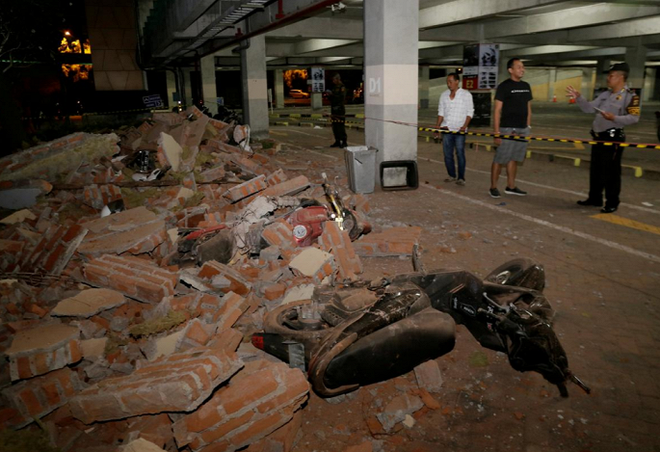 Động đất rung chuyển Indonesia: Ít nhất 82 người chết, hàng nghìn người phải sơ tán - Ảnh 2.