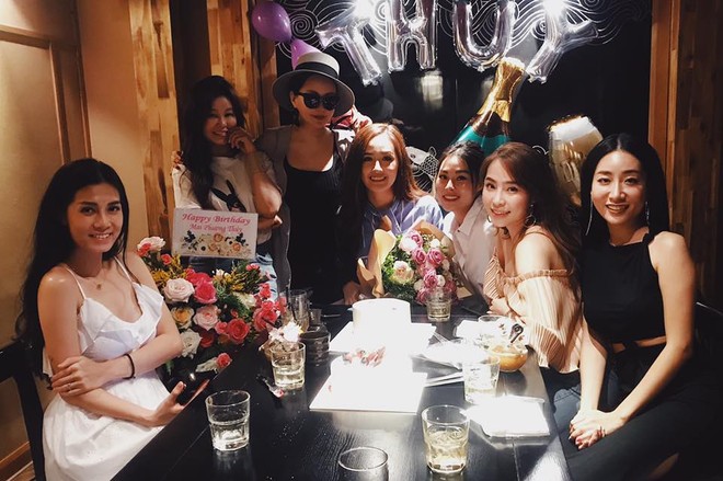 Mai Phương Thuý đón sinh nhật tuổi 30 bên hội bạn thân toàn các cô gái xinh đẹp - Ảnh 2.