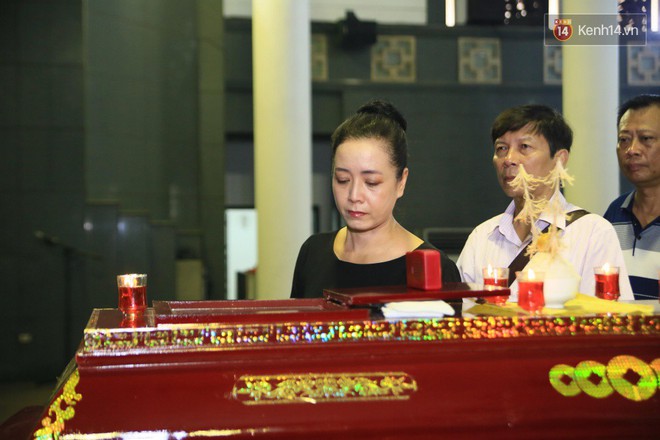 Thị Nở Đức Lưu v&agrave; loạt nghệ sĩ Việt rơi nước mắt tiễn biệt Ch&iacute; Ph&egrave;o B&ugrave;i Cường - Ảnh 12.