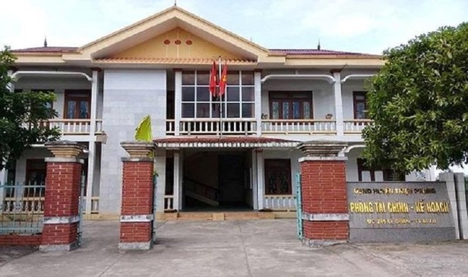 Vụ tố bị hiếp d&acirc;m tại trụ sở: Giữ quyết định xử phạt 200.000 - Ảnh 1.