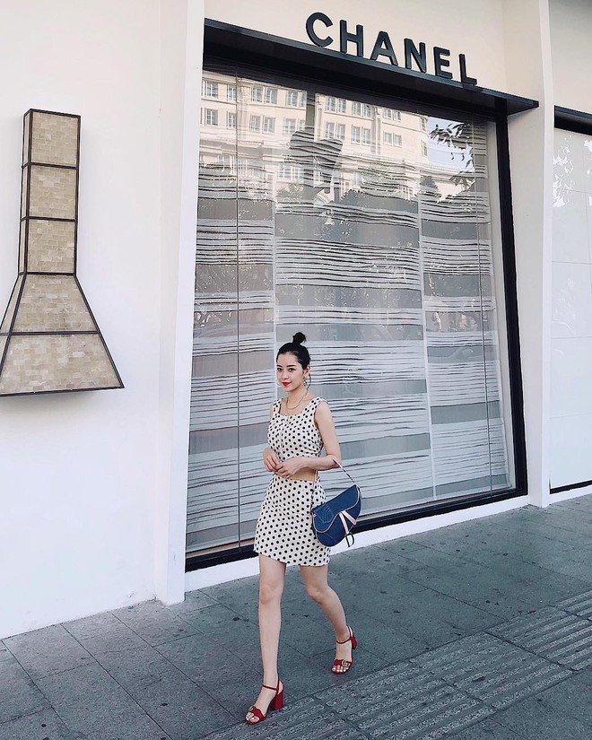 Jolie Nguyễn chơi trội mặc áo mưa giữa trời nắng, Khánh Linh The Face mặc street style mà vẫn sexy hết nấc - Ảnh 12.