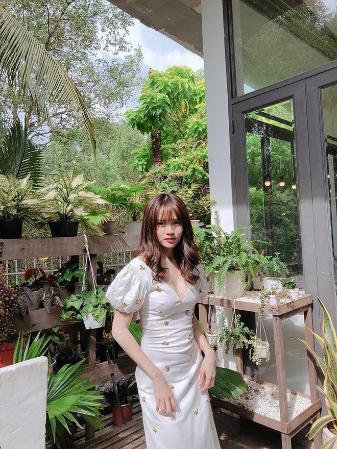 Jolie Nguyễn chơi trội mặc áo mưa giữa trời nắng, Khánh Linh The Face mặc street style mà vẫn sexy hết nấc - Ảnh 13.