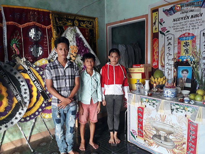 Nữ sinh đội 2 tang c&ugrave;ng l&uacute;c đỗ đại học hơn 21 điểm: Thi xong m&ocirc;n cuối l&agrave; chạy một mạch về ch&ocirc;n cất ba, rồi n&oacute;i con l&agrave;m b&agrave;i tốt lắm... - Ảnh 3.