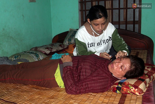 Nữ sinh đội 2 tang c&ugrave;ng l&uacute;c đỗ đại học hơn 21 điểm: Thi xong m&ocirc;n cuối l&agrave; chạy một mạch về ch&ocirc;n cất ba, rồi n&oacute;i con l&agrave;m b&agrave;i tốt lắm... - Ảnh 6.