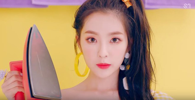 Fan sốc nặng khi phát hiện những tình tiết siêu kinh dị ẩn giấu trong MV mới của Red Velvet - Ảnh 4.