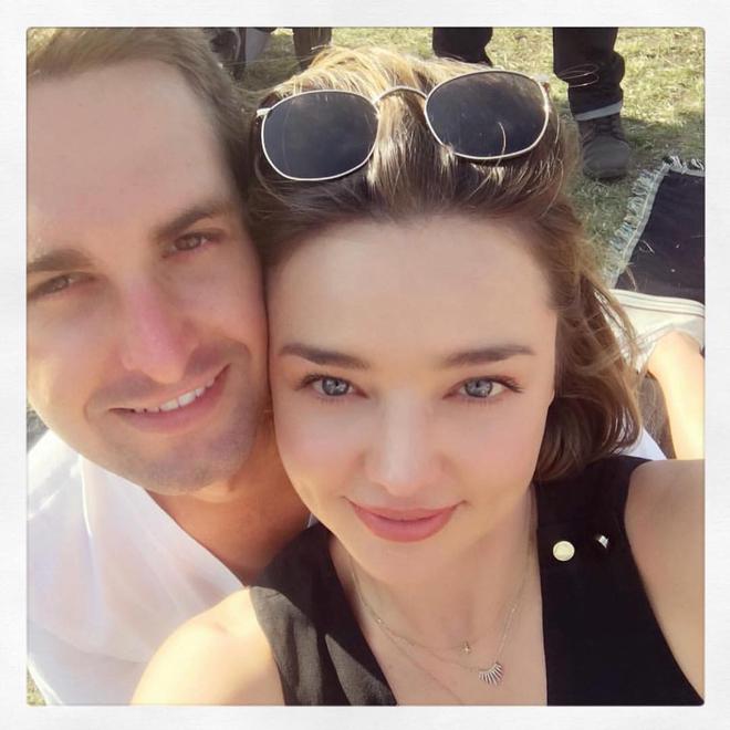 Khoe nhan sắc v&agrave; v&oacute;c d&aacute;ng &ldquo;đẹp từng milimet&rdquo;, ai tin Miranda Kerr chỉ vừa mới sinh con được 3 th&aacute;ng? - Ảnh 8.
