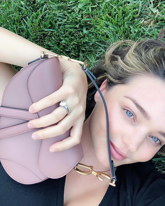 Khoe nhan sắc v&agrave; v&oacute;c d&aacute;ng &ldquo;đẹp từng milimet&rdquo;, ai tin Miranda Kerr chỉ vừa mới sinh con được 3 th&aacute;ng? - Ảnh 9.
