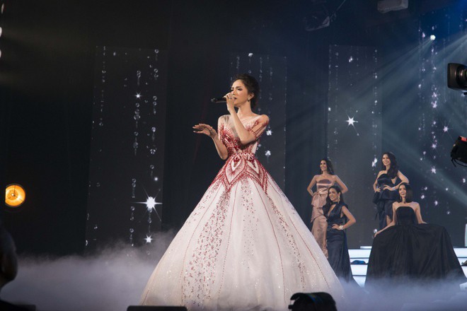 Hoa hậu Hương Giang tự tin thể hiện bản hit Never Enough khó nhằn tại Miss Tiffany Thailand 2018 - Ảnh 5.