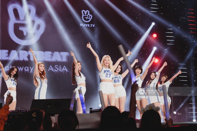 Chùm ảnh đẹp nhất show Hàn-Việt: MOMOLAND khiến khán giả vỡ òa, Thu Minh cùng dàn sao Việt đầy cảm xúc - Ảnh 1.