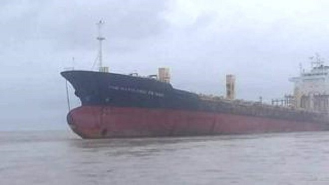 Bí ẩn ‘tàu ma’ trôi nổi ngoài bờ biển Myanmar - Ảnh 1.