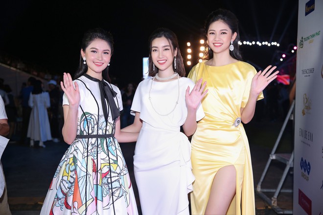 Thảm đỏ HHVN 2018: Top 3 hai mùa hội tụ, ai cũng kín bưng riêng Huyền My bất ngờ gợi cảm - Ảnh 9.