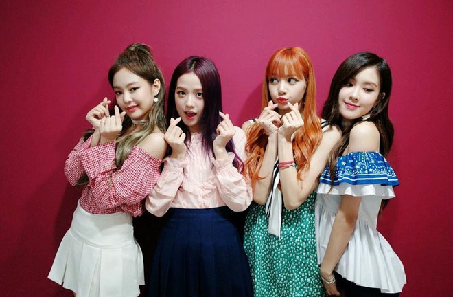 Cuộc chiến ngầm gi&agrave;nh ng&ocirc;i vị nữ ho&agrave;ng Youtube của TWICE v&agrave; Black Pink: Ai c&oacute; MV c&aacute;n mốc 400 triệu đầu ti&ecirc;n? - Ảnh 2.