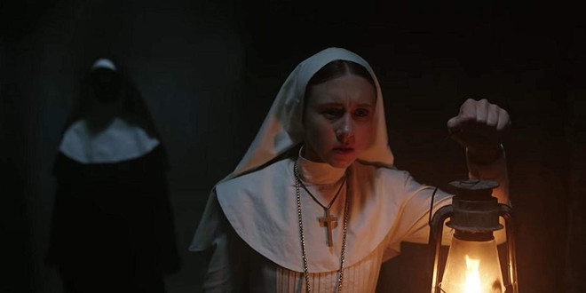 Mải hù doạ mua vui, “chị Lắc” của “The Nun” dính 7 hạt sạn khó đỡ - Ảnh 3.