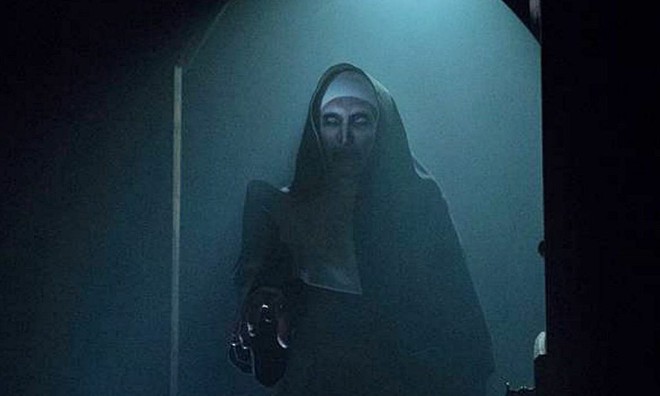 Mải hù doạ mua vui, “chị Lắc” của “The Nun” dính 7 hạt sạn khó đỡ - Ảnh 6.