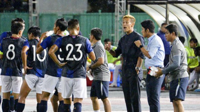 Huyền thoại bóng đá Nhật Bản Keisuke Honda “cực ngầu” trong ngày ra mắt đội tuyển Campuchia - Ảnh 4.