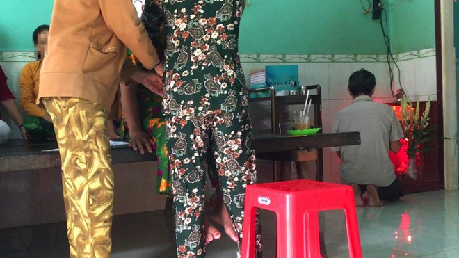 Nữ &ldquo;thần y&rdquo; c&oacute; t&ecirc;n &ldquo;&Ocirc;ng C&oacute;c&rdquo; trị b&aacute; bệnh bằng c&aacute;ch&hellip; vuốt, thổi - Ảnh 9.