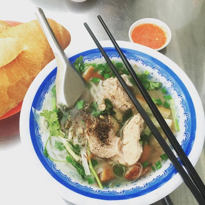 Khám phá con hẻm street-food ở Nha Trang mà chỉ 50k cũng có thể ăn đặc sản no căng